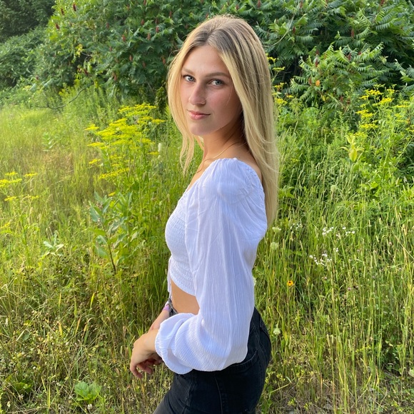 Meet your Posher, Abbi - Picture 1 of 1